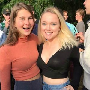 Meet your Posher, Olivia